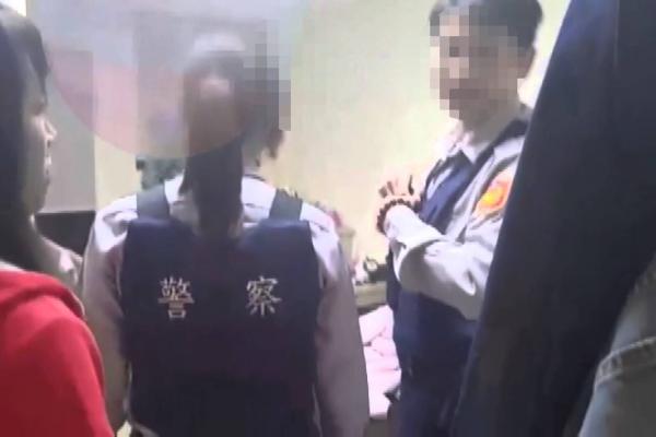 Embedded thumbnail for 人夫慣性出軌拈花惹草，消防猛男精力充沛情挑多女